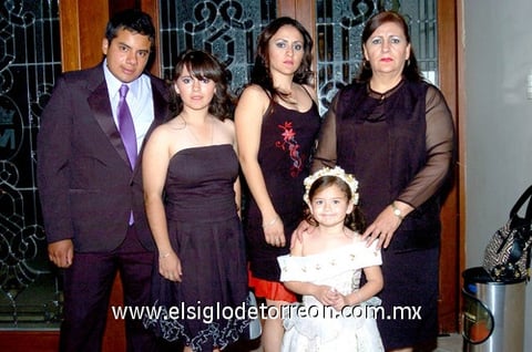 08042010 Miguel Estrada Barajas, Alejandra Pérez Rivera, María del Carmen Rivera, Danna Valeria Meléndez y María Guadalupe Pérez.