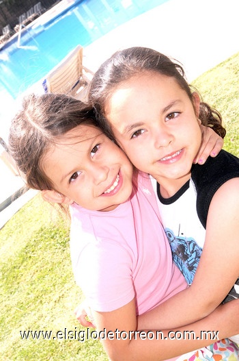 09042010 Ana Fer Contreras y Jimena Jardón.