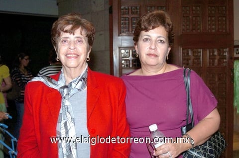 09042010 Andrea Contreras y Juanita Lechuga.