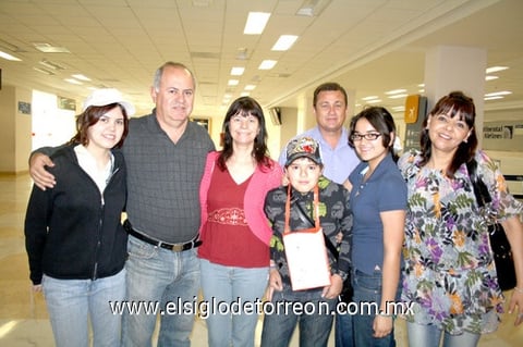 09042010 Oaxaca. Alejandro Castillo fue despedido por las familias Gil y Oviedo.