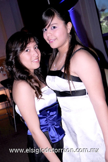 12042010 Fernanda Nevárez y Melanie Valdéz.