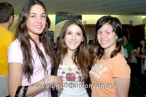 11042010 Monse Soto, Sofía Gutiérrez y Ale Gómez. EL SIGLO DE TORREÓN/JESÚS HERNÁNDEZ