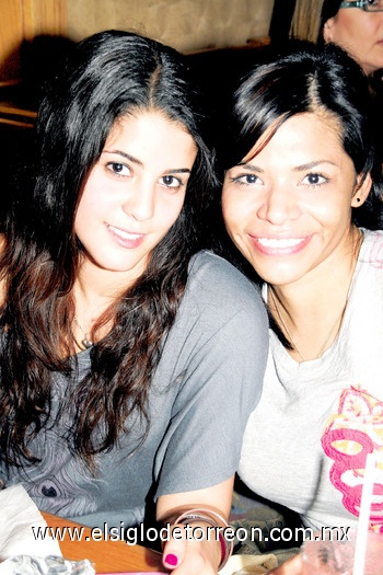 11042010 Alina Treviño y Élida Delgado.