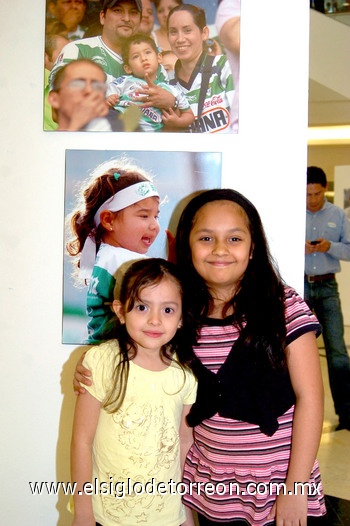 11042010 Montserrat y Fernanda Esquivel. EL SIGLO DE TORREÓN/JESÚS HERNÁNDEZ