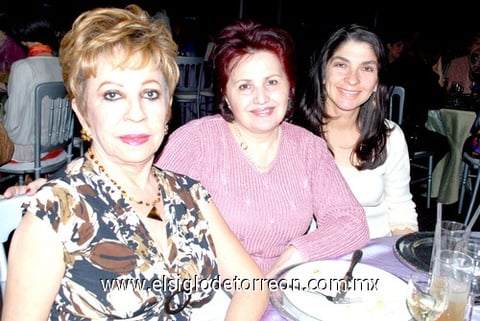 12042010 Gloria Murillo de Torre, Anush Vardyan y Malena de Román.