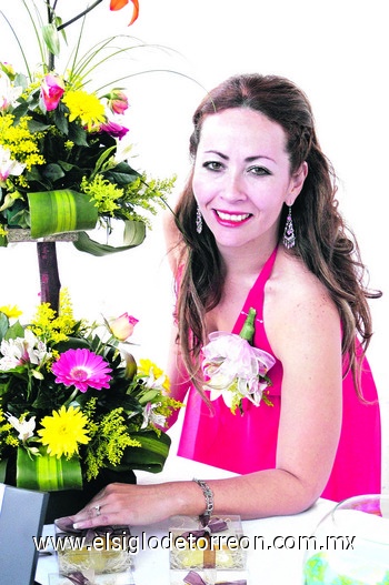 12042010 Patricia Esperón Chávez en su fiesta prenupcial.
