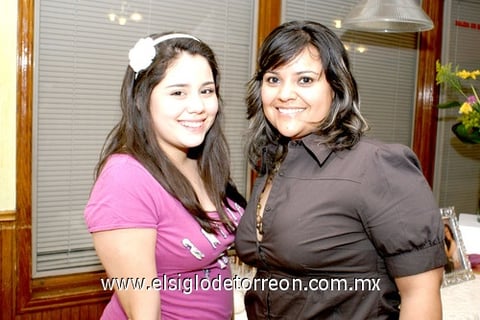 12042010 Ana Cris Carrillo y Viridiana Silva.