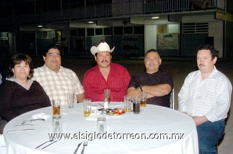11042010 Martha de Mancinas, Rodolfo Mancinas,  José Rodríguez, Jorge Lara y Jesús Gómez.