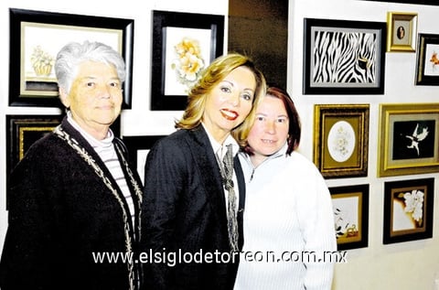 11042010 Carmen, Rita y Rita Leonor.