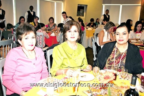 11042010 Yolanda de Villaseñor, Evangelina de Aranda y Rosa Alicia de Anaya.