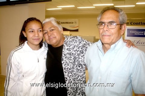 10042010 Distrito Federal. Jéssica Leal Recio la despidieron sus abuelos Acela Marín de Leal y Pedro Leal.