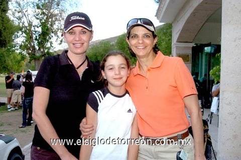 13042010 Sandra de Ceniceros, Paulina Ceniceros e Ivone de Dávila.
