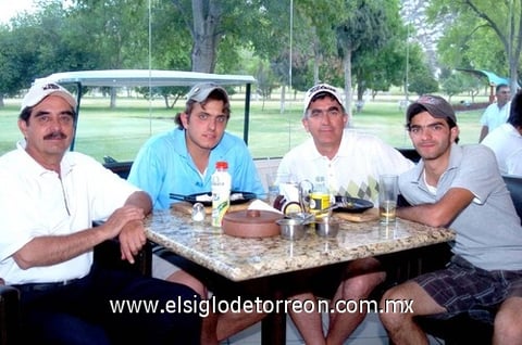 13042010 Yamil Dávila, Armando Dávila, Luis Dávila y José García.