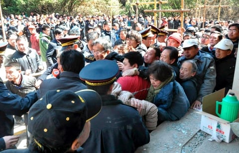 El terremoto se produce dos años después del de 7.8 grados Richter ocurrido en mayo de 2008 en la provincia de Sichuan, donde al menos 90 mil personas perdieron la vida.