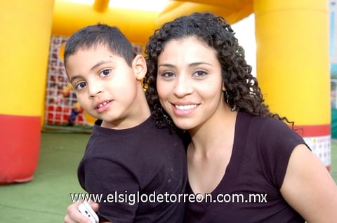 14042010 Gael González y Anaís Santibáñez.