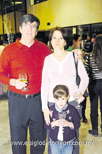 14042010 César Madero, Maru de Madero y Katia Malacara.