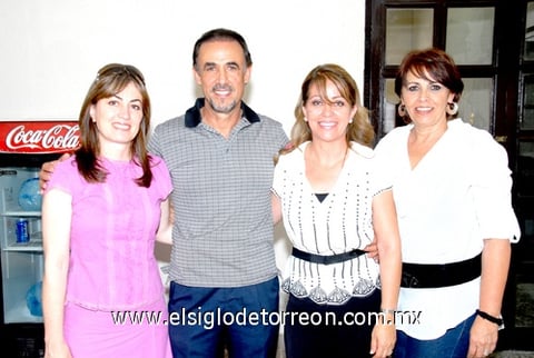 15042010 María Teresa Saracho y Arturo Fajer.