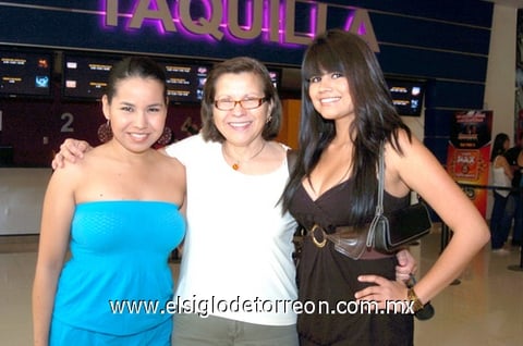 14042010 Alejandra Puentes, Ani Puentes y María Antonieta Olmos.