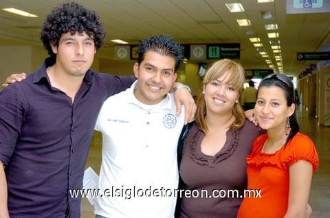 15042010 México. Israel Acuña, Magdiel López, Norma Orozco y Óscar Segura.