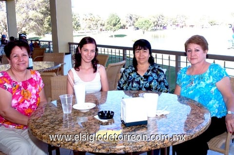 16042010 Ma. de la Luz Catarino, Esther Catarino, Blanca Rangel y Tere Hernández.