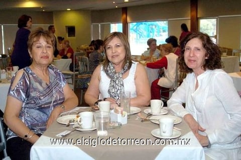 18042010 Gaby Reyna, Gaby Pérez y Gaby Rodríguez.