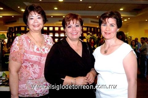 18042010 Eunice de Cortés, Margarita Villarrreal y Elizabeth de Macías
