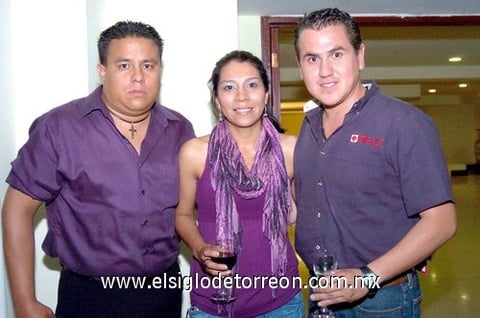 18042010 Juan Rivas, Fátima García y Jorge Mena.