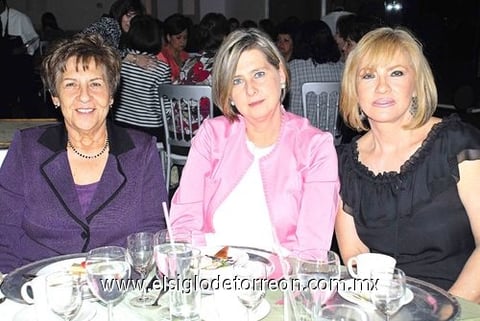 18042010 Licha de la Rosa, Margarita de Murra y Chayito Morales.