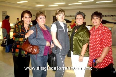 17042010 Distrito Federal. Norma Dámaris Hernández y Nicte Ha Canul fueron despedidas por Rubí, Marlene y Marisol Pech.