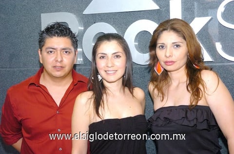 19042010 Gerardo García, Nadia Nava y Mariana Bojorques.   EL SIGLO DE TORREÓN / ÉRICK SOTOMAYOR