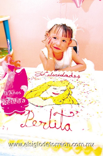 19042010 Perla Guadalupe Rangel Ríos lució muy linda en su fiesta de tres años de edad, la que fue decorada con la muñeca Barbie, su personaje favorito.