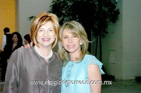 20042010 Luz Amelia y Paty.