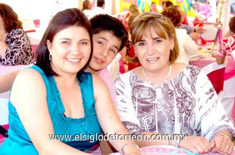 20042010 Ana Tere, Mario y Laura.