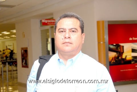 19042010 Chihuahua. Hiram Alcalá realizó un viaje de trabajo.