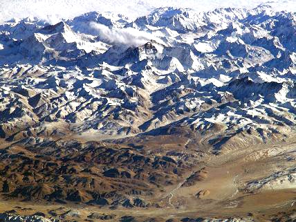 Desde la ISSS, el Everest en 2004.