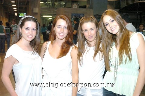 21042010 Amigas. Luisa Espada, Andrea Espada, Mariana Diez y Paulina Madero.