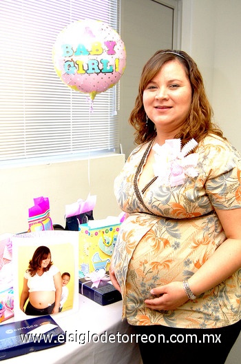 22042010 Yadira Álvarez de los Santos espera el nacimiento de su segundo bebé, que será una niña.