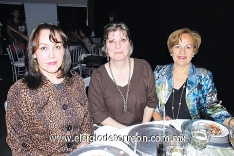 24042010 Margarita Aguirre, Blanca de Álvarez y Lupita de Gutiérrez.