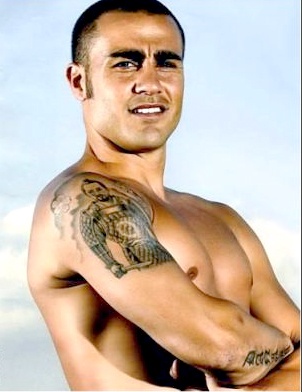 En el temido equipo italiano hay tres jugadores que han sido calificados entre los más guapos del mundo:  entre ellos el napolitano Fabio Cannavaro.