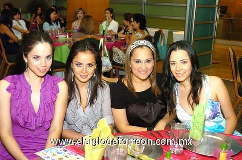 26042010 Guapas invitadas. Nancy Ochoa, Ale Ávalos, Cristina Muñoz y July Valenzuela.