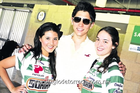 25042010 Magda Díaz de León, Toño Antúnez y Gaby Treviño.