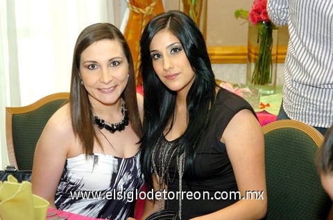 26042010 Ana Cecilia Aizcorbe y Yajaira Garza.