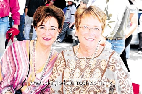 26042010 Lucrecia Martínez y María Elena Ross.