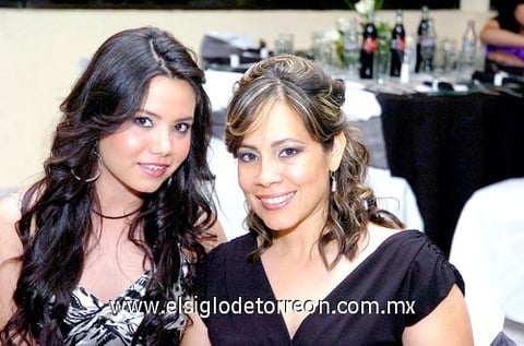 25042010 Invitadas. Andrea y Laura.