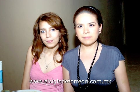 25042010 Claudia Sosa y Estephanía Valdez.