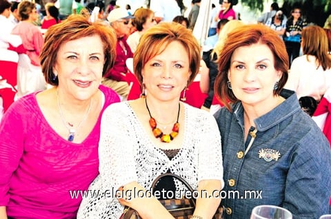 25042010 Eva de García, Alicia de Villarreal y Nury de Murra.