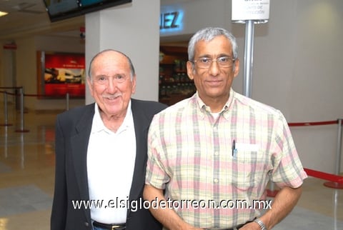 26042010 Tijuana. Francisco Rodríguez Dávila y Antonio Rodríguez regresaron a su ciudad de residencia.