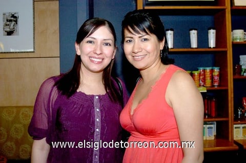 28042010 Lorena Garza y Laura Marmolejo.