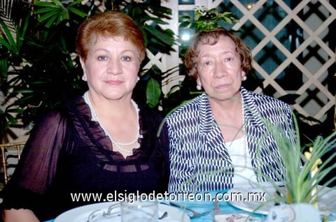 28042010 Lucita Catarino y Vicky Alvarado.