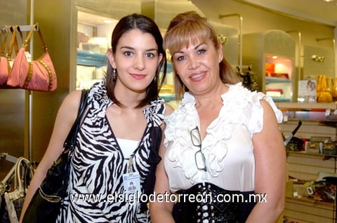 29042010 Nuri y Connie.